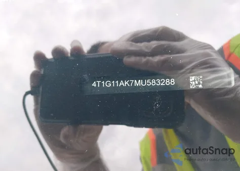 2021 Toyota Camry Se/Se Night Shade z USA, uszkodzony, nr VIN 4T1G11AK6MU516035